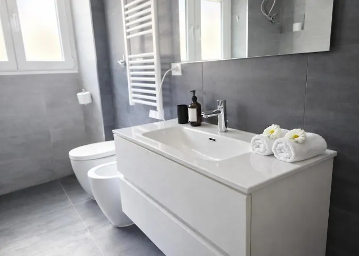 Apartamento Casa Dolce Casa - Dual Modern Apartment, 1 Min From Metro, Up To 9 Guest *